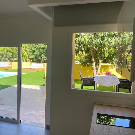 Sunny Carmelito Deluxe Апартаменты *